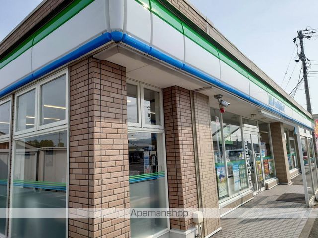 コンビニ　ファミリーマート福岡大滝西店（コンビニ）まで671m
