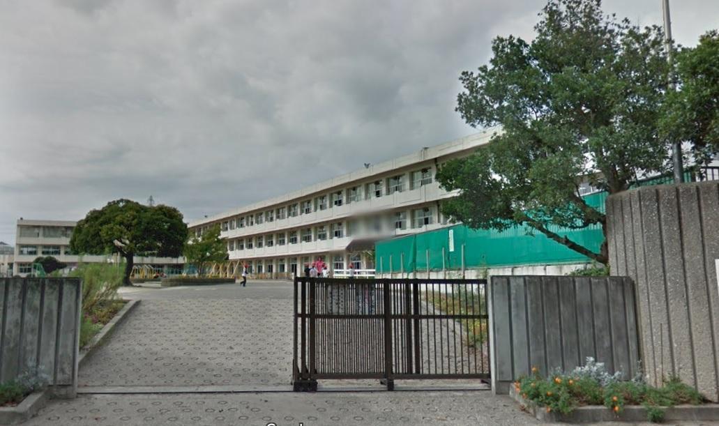 小学校　袖ケ浦市立蔵波小学校（小学校）まで904m