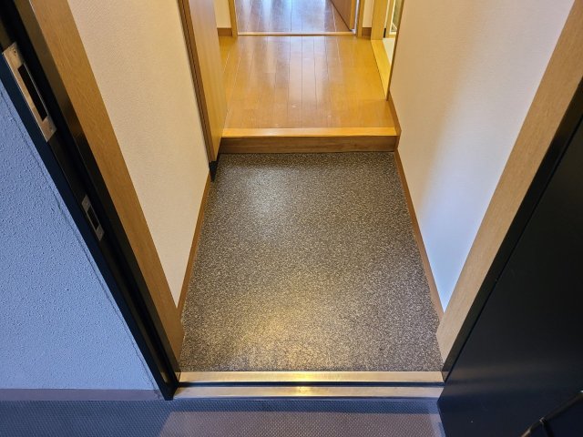 玄関　クレセール名駅