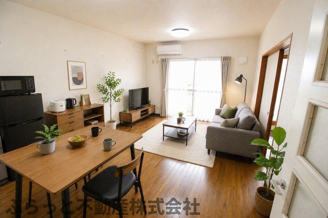 居室・リビング　家具・家電はAIによるイメージとなります