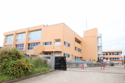 中学校　龍ケ崎市立長山中学校（中学校）まで2132m