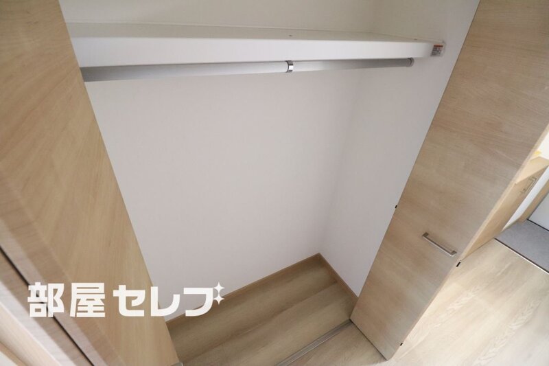 収納　３０３号室写真