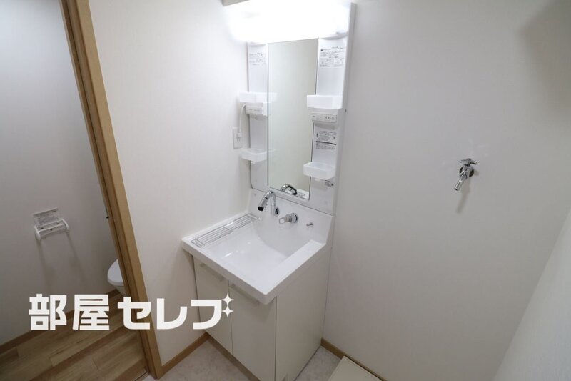 洗面設備　３０３号室写真