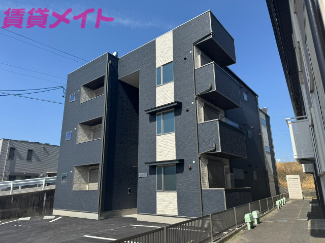 建物外観　建設中