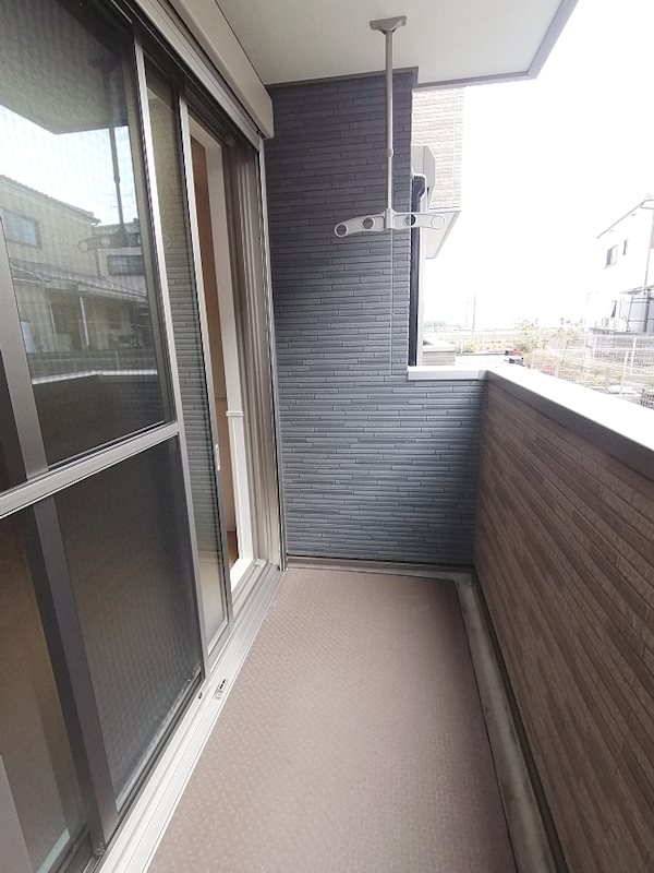 バルコニー　※写真は１階の画像です
