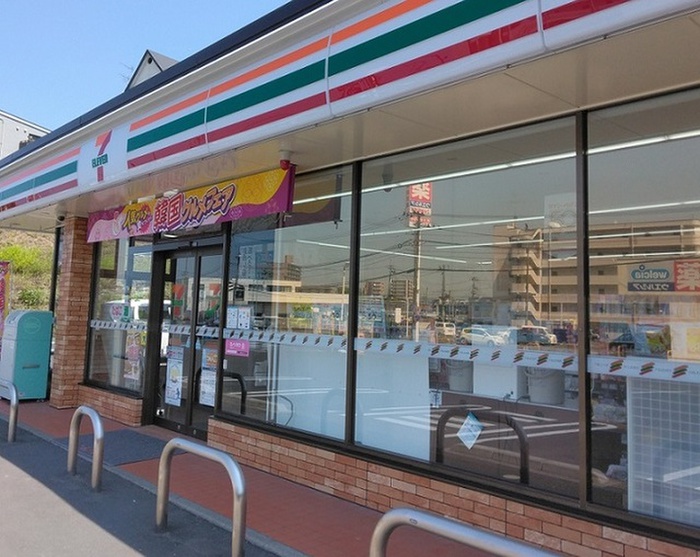コンビニ　セブンイレブン仙台本田町店（コンビニ）まで400m
