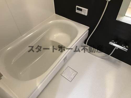 バス・シャワールーム　コンパクトで使いやすいお風呂です