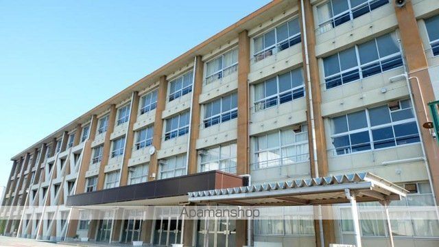 中学校　一宮市立中部中学校（中学校）まで595m