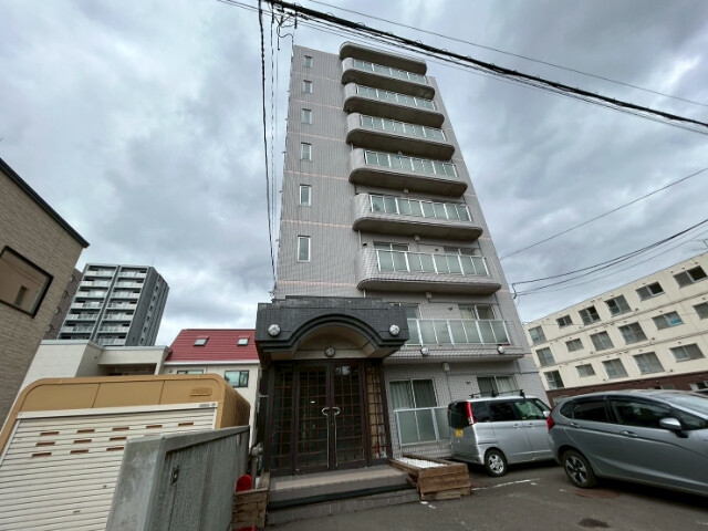 建物外観　札幌市中央区南８条西「メゾンプリヴェ旭山公園通」