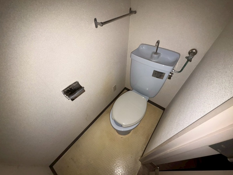 トイレ　こちらはトイレです。清潔感があり、安心して使用できます。