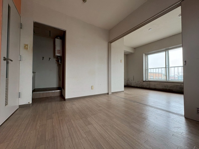 居室・リビング　広くてキレイなお部屋が広がっていて、充実した生活が送れそう。