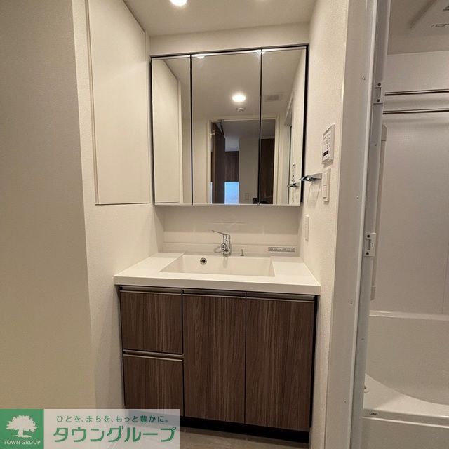 洗面設備　※写真は同タイプ住戸です。