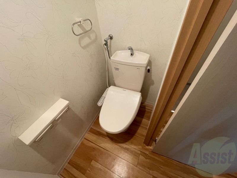 トイレ　こちらはトイレです。清潔感があり、安心して使用できます。