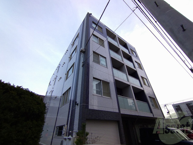 建物外観　札幌市中央区南１６条西「ココ南高前」