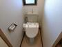 トイレ　トイレには窓もあり、採光が入ります。