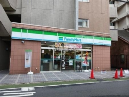 コンビニ　ファミリーマート 二子大通り店（コンビニ）まで2113m