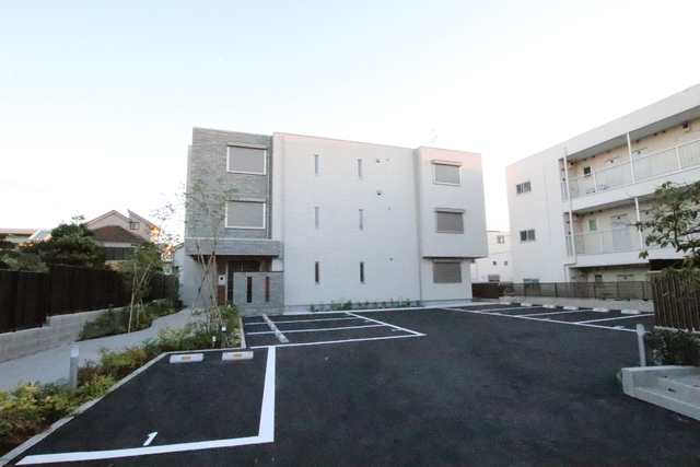 駐車場　駐車場要空き確認