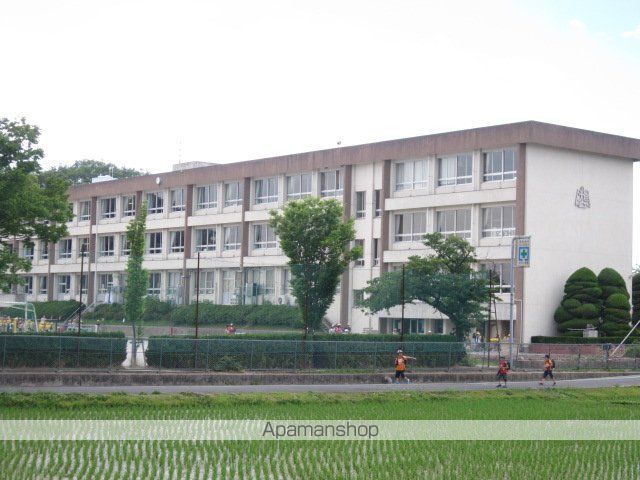 小学校　旭ヶ丘小学校（小学校）まで594m