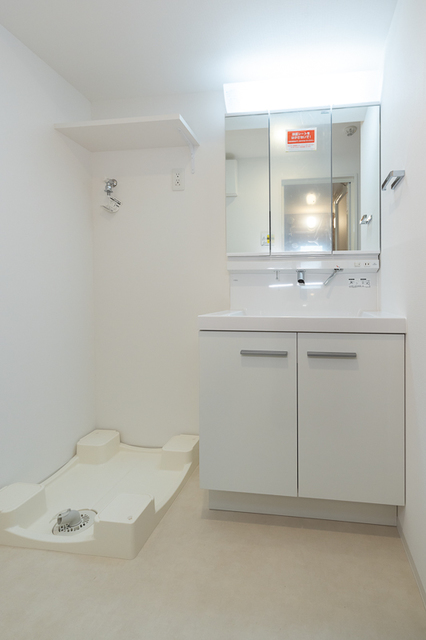 洗面設備　※写真は同タイプ住戸です。