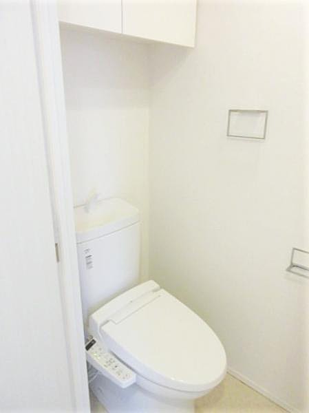 トイレ　写真は同マンションの別のお部屋の場合があります