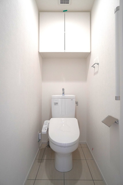 トイレ　※写真は同タイプ住戸です。