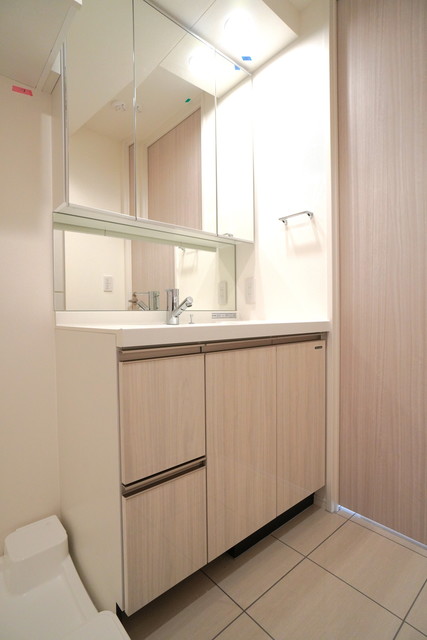 洗面設備　※写真は同タイプ住戸です。