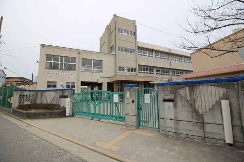小学校　堺市立榎小学校（小学校）まで377m