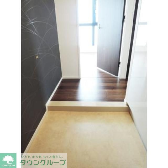 玄関　※写真は同タイプ住戸です。