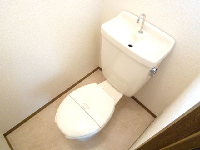 トイレ　清潔感あるトイレ