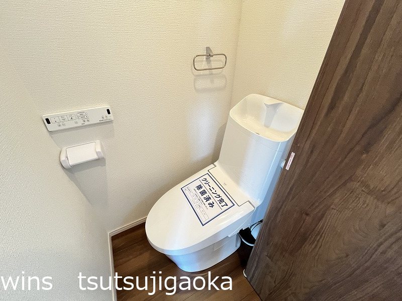 京王線 仙川駅 徒歩20分 3階建 築49年のトイレ写真
