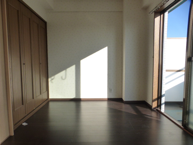 その他部屋・スペース　南側洋室6帖　　ワイドなクローゼット付