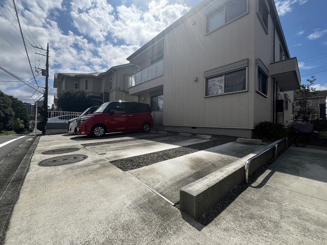 駐車場　敷地内駐車場