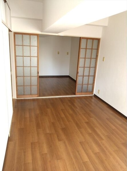 居室・リビング　※写真は同じマンションの違う部屋のものになります。