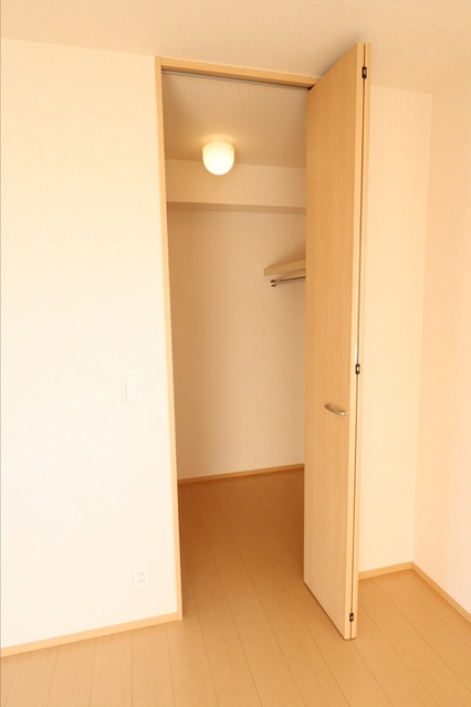 収納　ウォークインクローゼット