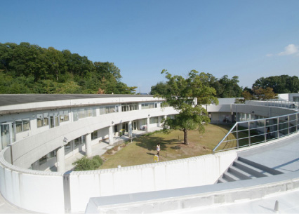 大学・短大　私立成安造形大学（大学・短大）まで1438m