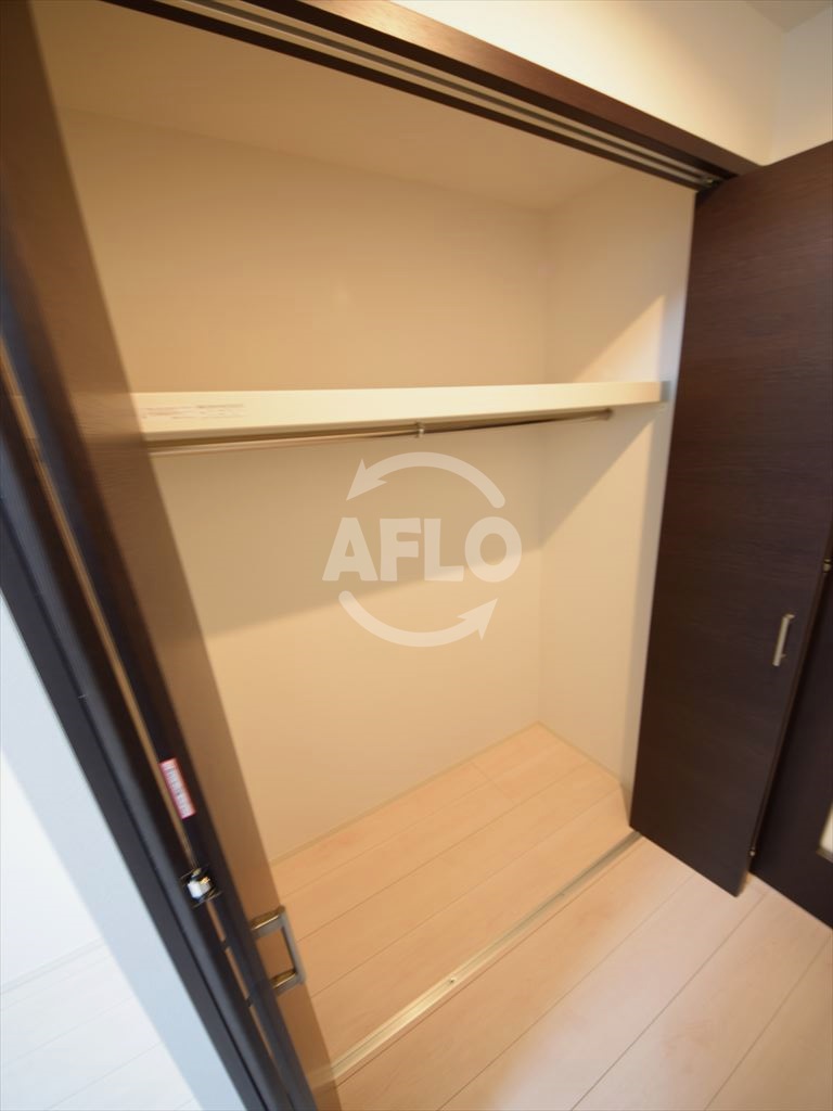 収納　フェールヴィル阿波座　クローゼット
