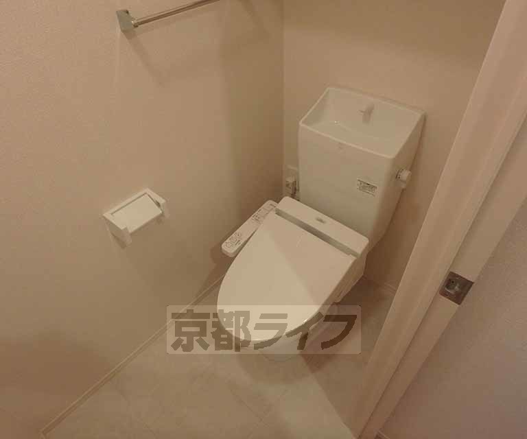 近鉄京都線 大久保駅 徒歩55分 2階建 築9年のトイレ写真