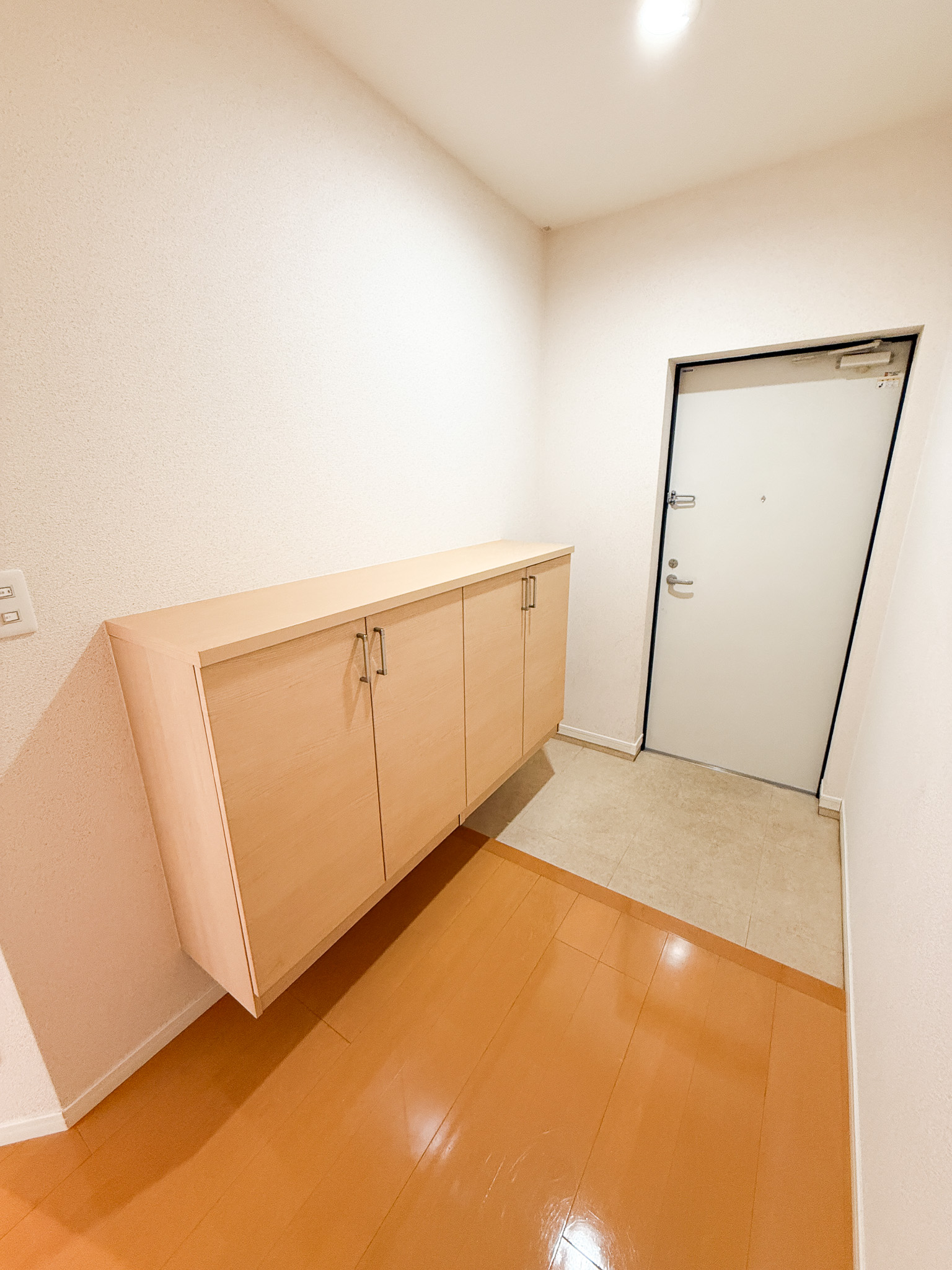 ファミリールEの玄関写真