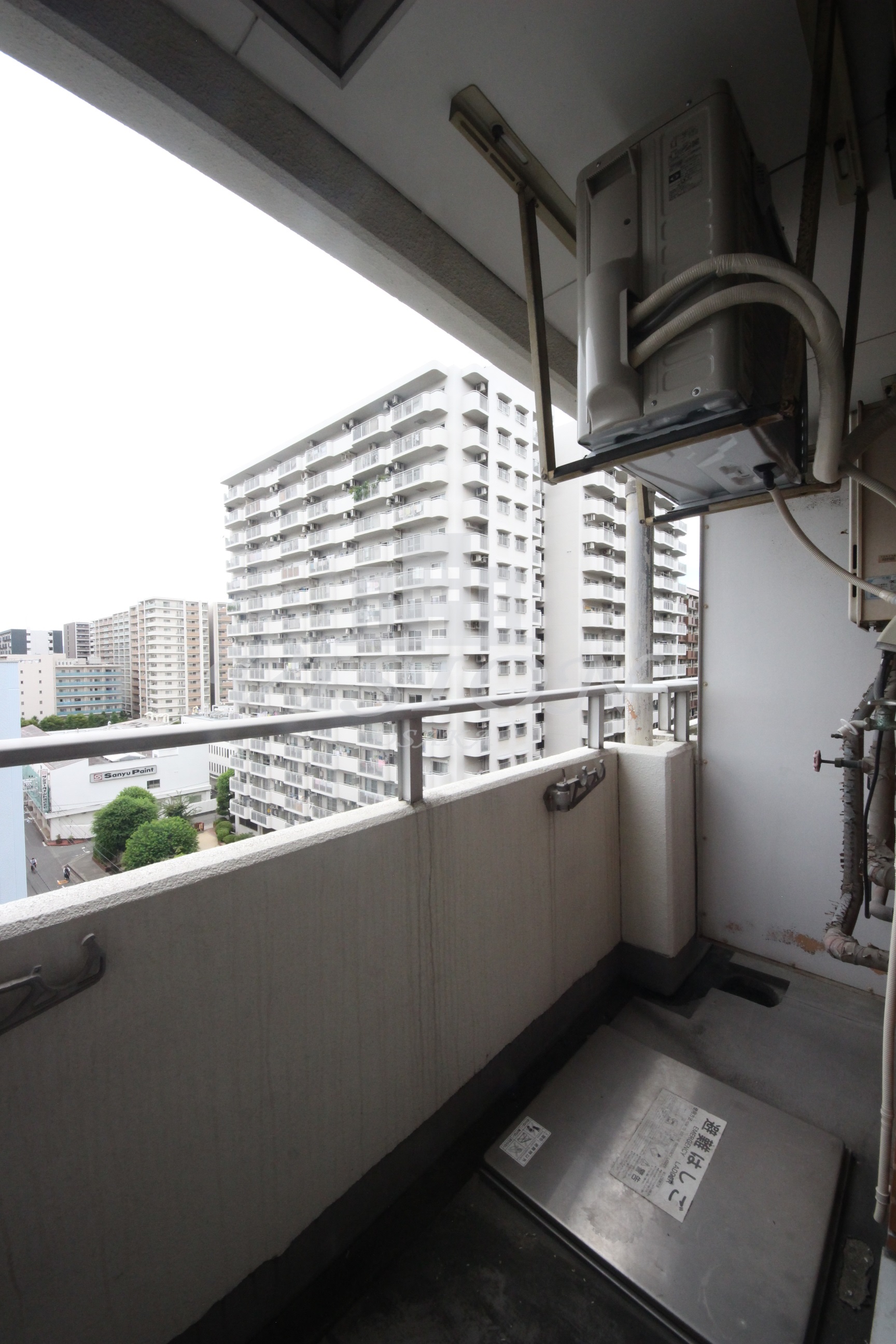 地下鉄御堂筋線 新大阪駅 徒歩7分 11階建 築43年の内装写真