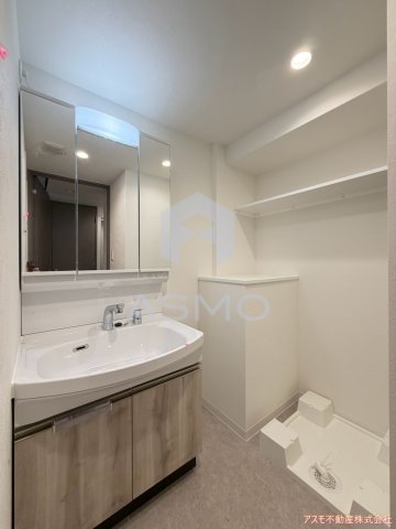 洗面設備　同マンション別部屋　参考写真