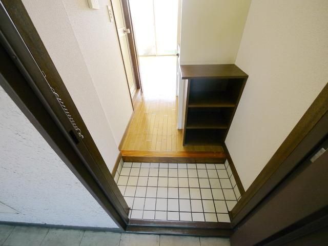 ＪＲ埼京線 中浦和駅 徒歩8分 3階建 築40年の玄関写真