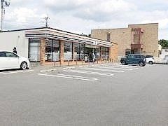 コンビニ　セブンイレブン大胡樋越店（コンビニ）まで740m