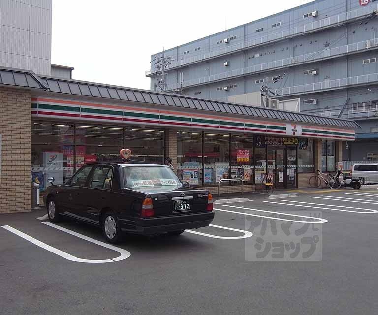 コンビニ　（コンビニ）まで100m
