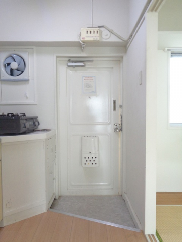 近江鉄道本線 水口城南駅 徒歩18分 4階建 築58年の玄関写真