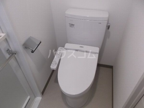 ライジングプレイス綾瀬三番館のトイレ写真