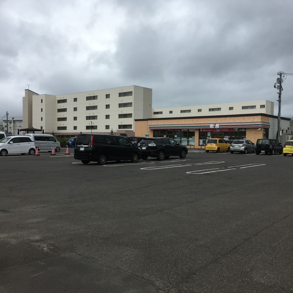 コンビニ　セブンイレブン札幌発寒11条店（コンビニ）まで516m