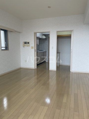 コンフォート中野島の居間写真
