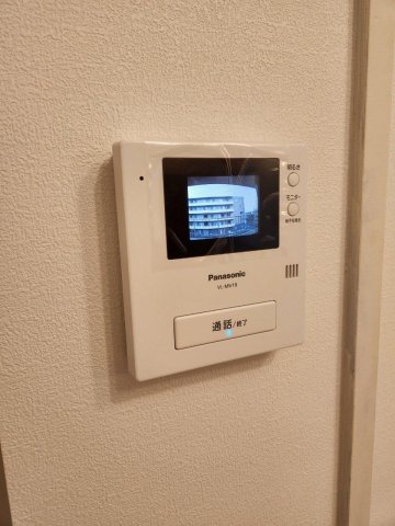 セキュリティ　TVモニタ付インターフォンで急な来訪者も安心