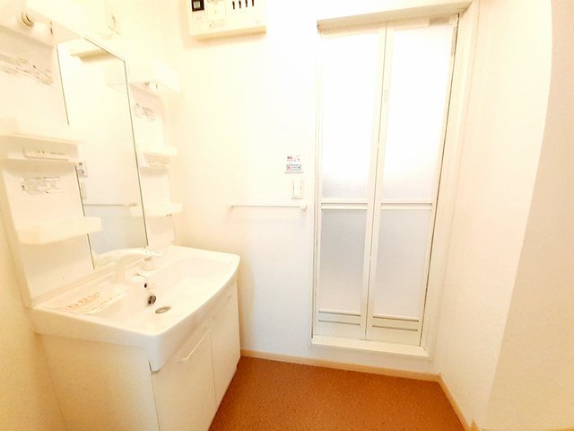 洗面設備　使いやすい洗面所です