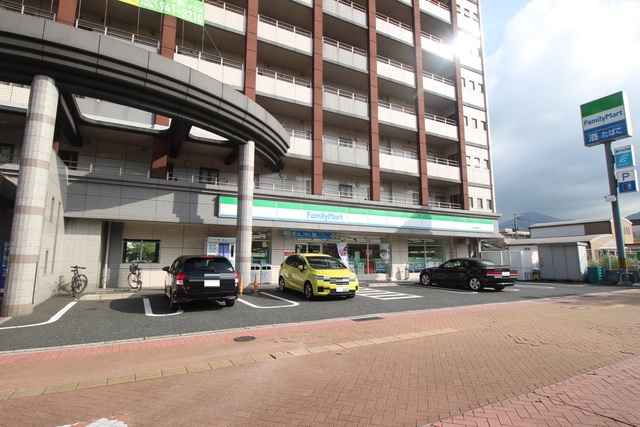 コンビニ　ファミリーマート小倉下曽根店（コンビニ）まで500m